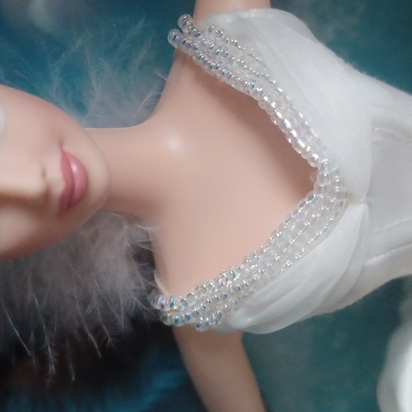 2000 Barbie The Swan Doll Birds of Beauty Collection Third Series Mattel #27682 - Picture 3 of 12